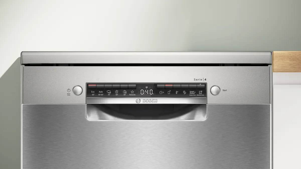 BOSCH Series 4 free-standing dishwasher, 14 Place Setting, Brushed steel anti-fingerprint, SMS4HMI25M - Image 3