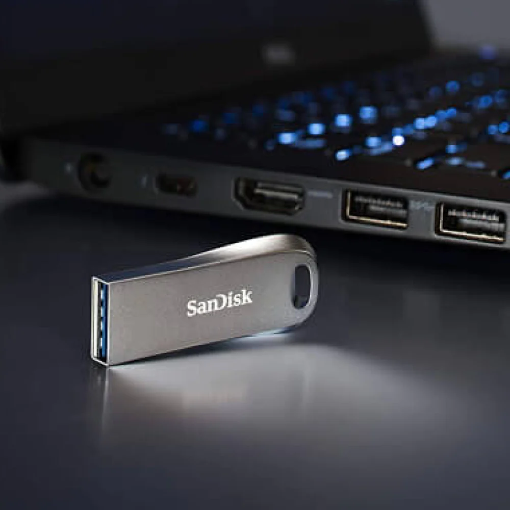 SanDisk Ultra Luxe Flash Drive 64GB Silver - Image 3